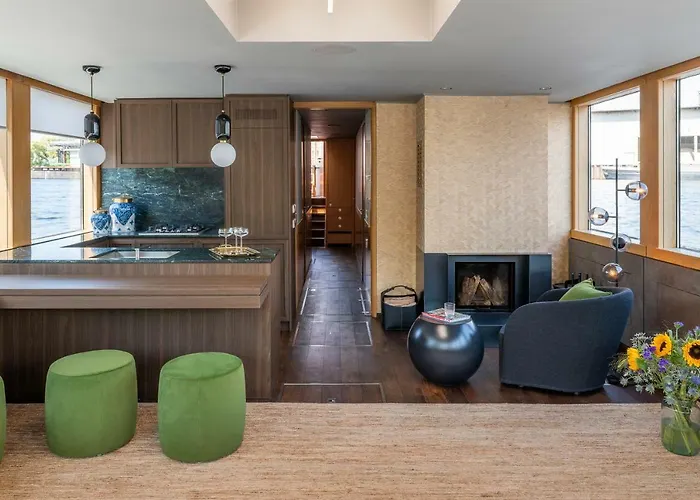 Grace Mit Zwei Schlafzimmern Bådhotel 3*